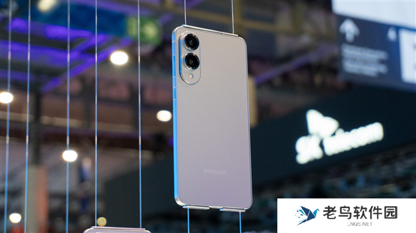 三星Galaxy S25 Edge亮相MWC：只能看 禁止上手